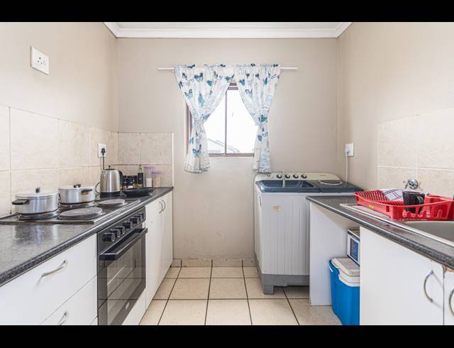 2 BEDROOM APARTMENT FOR SALE IN PARKLANDS EAST